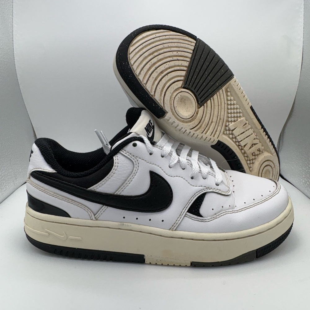 Nike GAMMA FORCE Women's WHITE BLACK DX9176-100 Athletic Sneaker Shoes size 7.5
